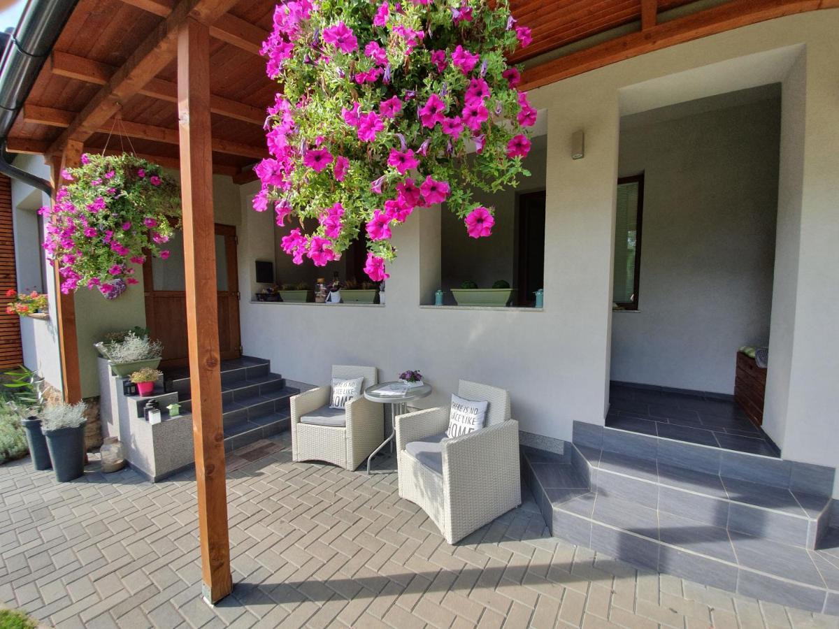 Apartments Sarika Dlha Ves Exterior photo