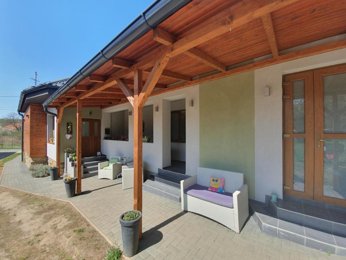 Apartments Sarika Dlha Ves Exterior photo