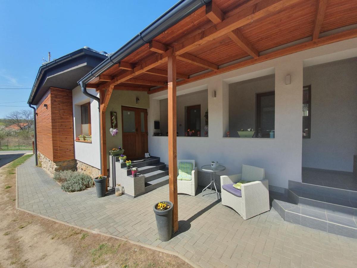 Apartments Sarika Dlha Ves Exterior photo